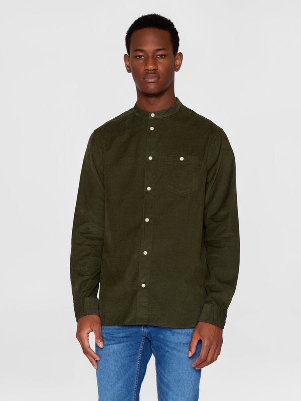 KnowledgeCotton Apparel - MEN Regular fit corduroy strand collar shirt Shirts 1090 Forrest Night